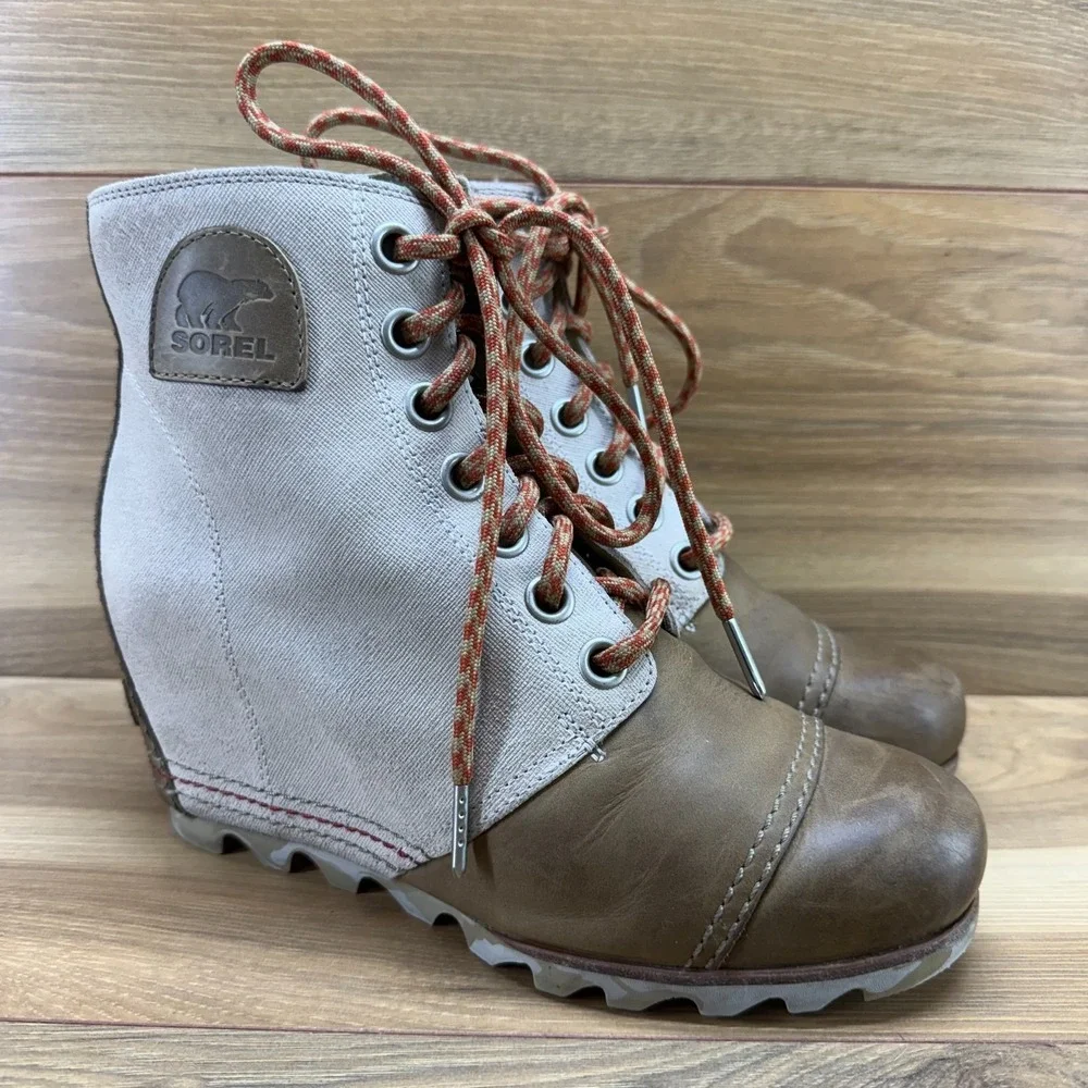SOREL Joan Of Arctic Lexie Wedge Boots 8 Gray Taupe Waterproof Modern Chic